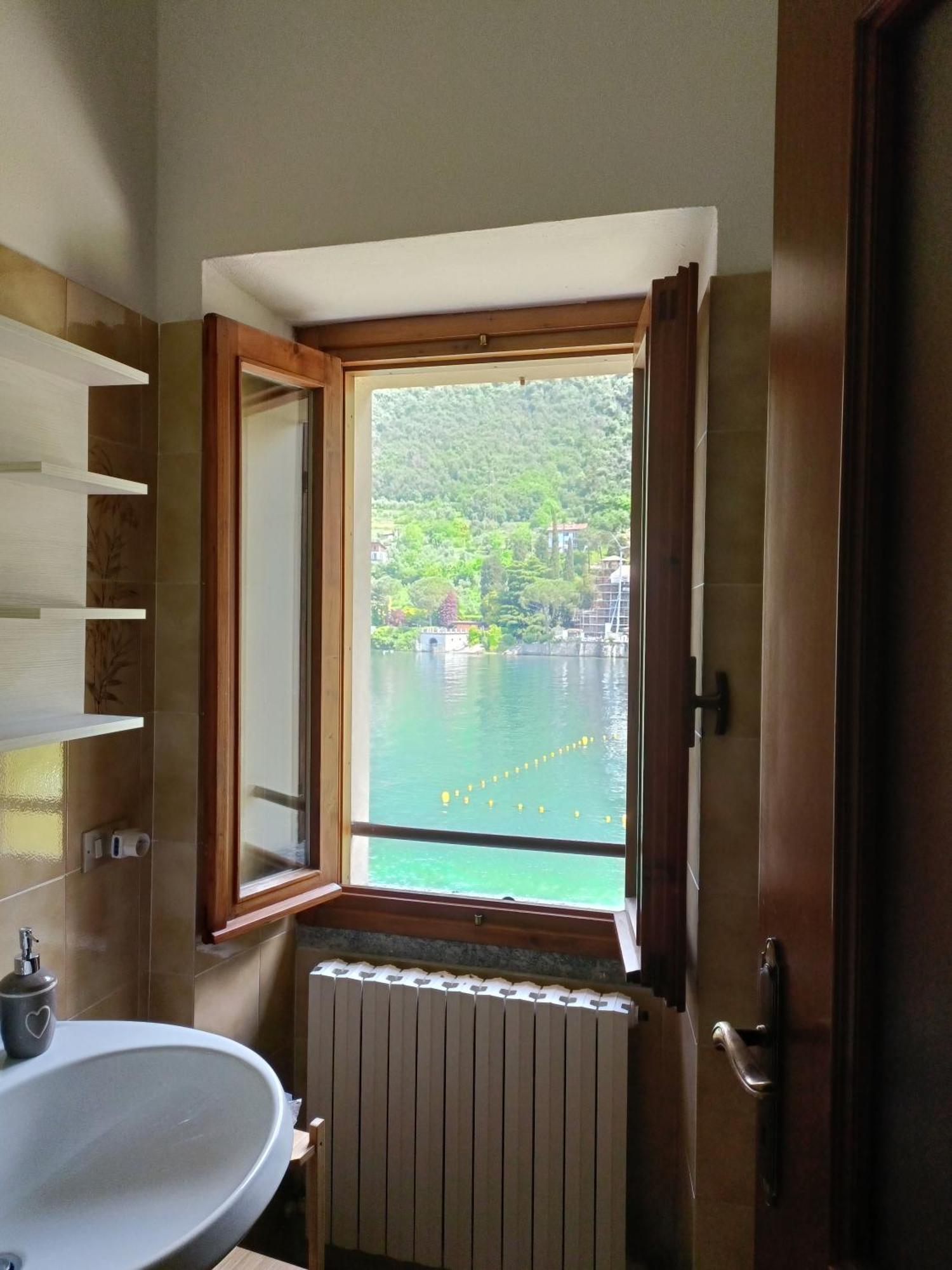 Riva Bianca Castle Holiday Home Lierna Eksteriør billede