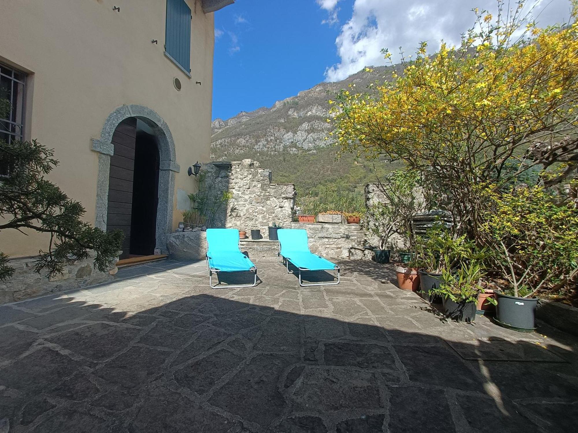 Riva Bianca Castle Holiday Home Lierna Eksteriør billede
