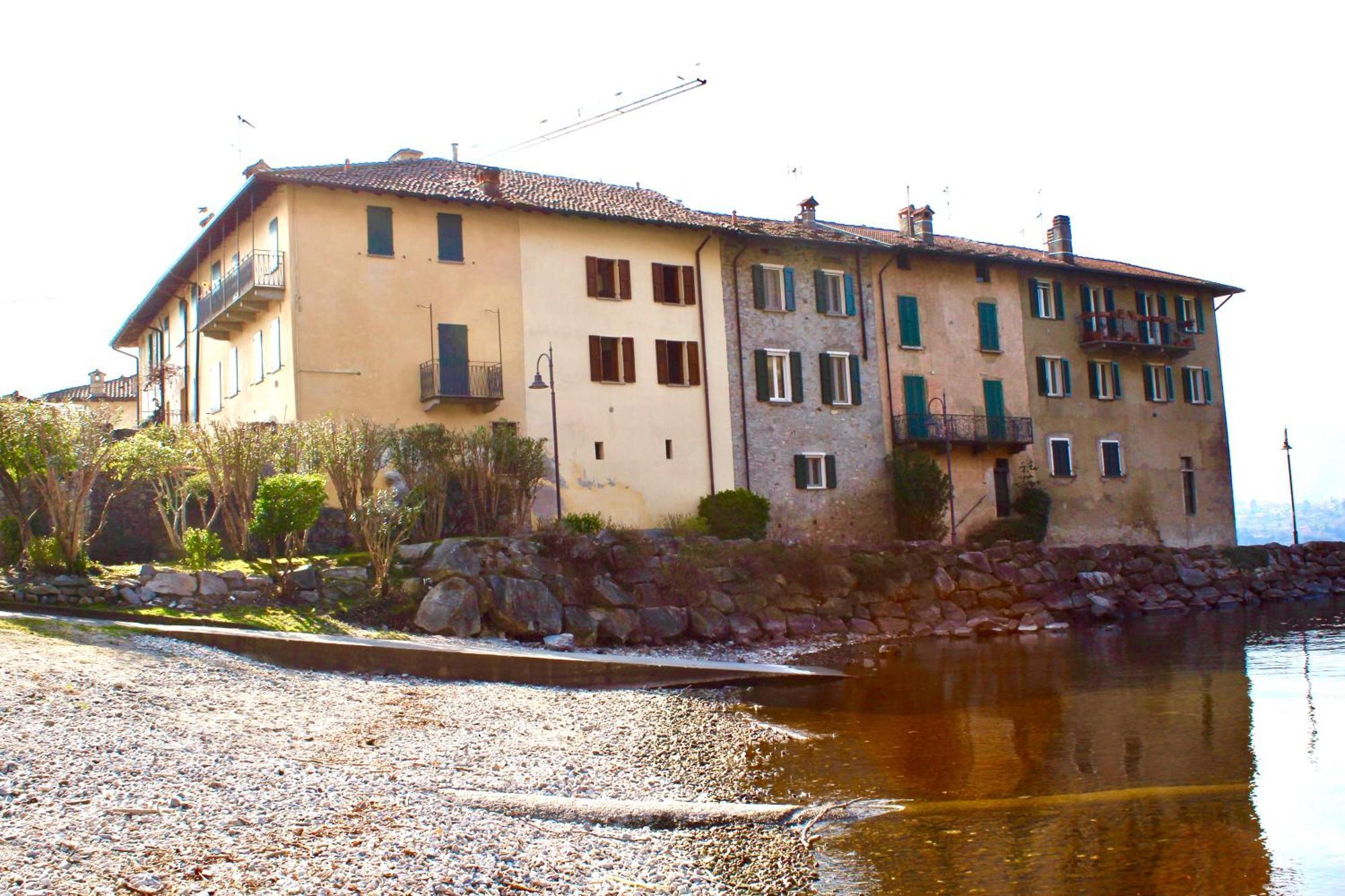 Riva Bianca Castle Holiday Home Lierna Eksteriør billede